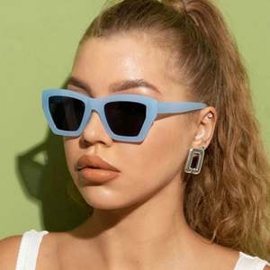 Gafas de Sol Cuadradas de Moda con Logotipo Personalizado, Color Jelly, Protección UV400, Estilo Ojo de Gato, para Mujer, 2021 - Product Image 1