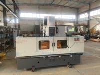 Machine de rectification-fraisage de surface de bloc-culasse Premier Machines SKM1550, moteur de broche double vitesse 3,8 kW haute performance