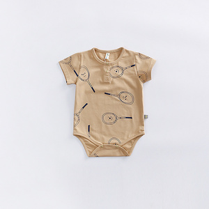 Vente en gros de barboteuses blanches pour bébés garçons, manches courtes, mignonnes, pour l'été, en provenance de Chine - Product Image 3