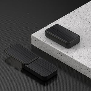 Banco de Energía Portátil Mini de Gran Capacidad 10000 mAh, Cargador Solar Inalámbrico con Luz de Camping - Product Image 6