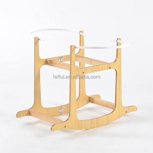 Cesta Mecedora de Madera Natural para Bebé con Soporte - Product Image 2