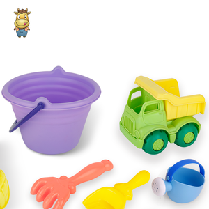 Ensemble de jouets de plage pour enfants, 9 pièces, kit de jeu de sable en caoutchouc souple avec seau, camion, pelle, râteau, arrosoir et moules d'animaux - Product Image 3