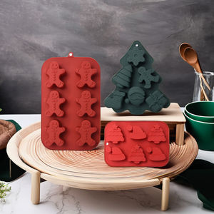 Moldes de Silicona Desechables de 6 Cavidades con Diseño Navideño, Molde para Pastel de Árbol de Navidad, Hombre de Jengibre y Gorro Navideño - Product Image 5