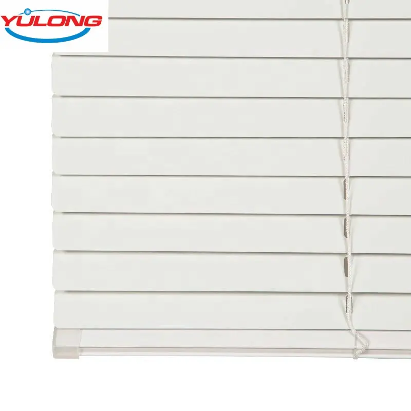 Tirai kayu imitasi putih untuk jendela Horizontal Venetian berkedip putih sebagian di dalam dipasang jendela tanpa kabel
