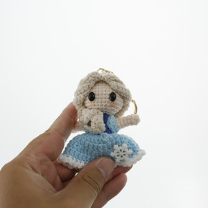 Muñeca de Ganchillo Hecha a Mano de Princesa de Dibujos Animados Súper Linda con Llavero de Hilo Dulce y Colgante Personalizado Creativo - Product Image 3