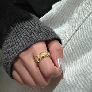 Bague en argent pur S925, bijoux vintage, incrustation de bord de jupe, texture plissée 18K, luxe léger et design simple et doux, niche - Product Image 2