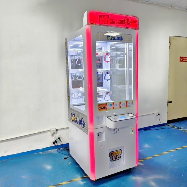 Factory Arcade Push Win Prize Coin Operated Game Machine Key Master Push Keyhole Prize Game Machine