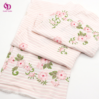 Tissu rayé de luxe brodé de sequins, broderie florale 3D rose, mélange de coton doux et agréable pour la peau, idéal pour robes et textiles de maison