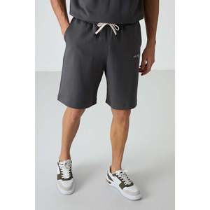 Conjunto de Pantalones Cortos para Hombre Air Jones, Color Caqui, Corte Holgado, Mezcla de Algodón, Textura Gruesa y Suave, Bordado, con Cintura Ajustable con Cordón - Product Image 5