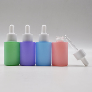 Flacon compte-gouttes en verre personnalisé de luxe pour soins de la peau, emballage cosmétique en verre vert bleu, couleurs pastel pour huile - Product Image 2