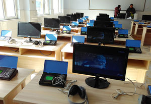 Phòng thí nghiệm ngôn ngữ ODM và OEM màu xanh và đen Thiết bị học Ngôn ngữ hệ thống kỹ thuật số chuyên nghiệp - Product Image 4