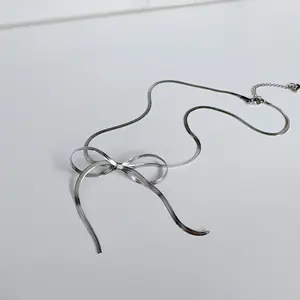 2024 New Trendy 2.5MM Flat Flash Snake Chain Necklace Women Simple Stainless Steel Blade Chain Silver Bow Choker Necklace