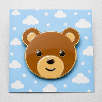 Épinglette en émail personnalisée motif ours de dessin animé mignon, vente en gros, badge de revers en émail dur avec carte de support pour cadeau promotionnel pour enfants
