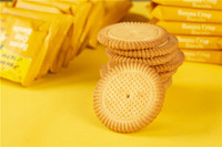 Biscuits individuels OEM de 476 grammes, biscuits sucrés bon marché en forme ronde, biscuits de la fortune, délicieux biscuits croustillants à la banane