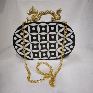 Pochette en verre personnalisée, élégante, faite à la main par des designers, LAMETIERARTZ LMA32124, sacs à main de Noël pour femmes - Product Image 2