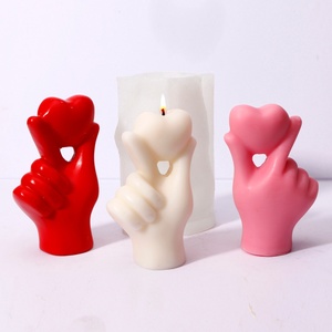 Molde de Silicona con Forma de Mano de Corazón para Velas - Herramientas para Hacer Manualidades de Cera 3D para el Día de San Valentín - Product Image 4