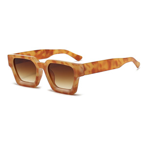 Men Women Thick Square Sunglasses Tortoiseshell Frame Gradient Lens UV400 Retro Fashion Sun Glasses - Product Image 1