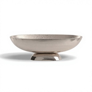 Cuenco minimalista de metal hecho a mano con acabado pulido, vajilla para regalo, cuenco plateado para dulces, postres, decoración de fiestas. - Product Image 1