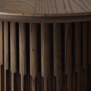 Nuevas Llegadas: Mesa de Centro Redonda de Madera Tallada Estilo Retro Antiguo para Sala de Estar con 2 Patas - Product Image 6