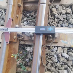 Interruttore ferroviario digitale righello in scala Offset binario dritto e attrezzatura per la misurazione della distanza del binario di chiusura