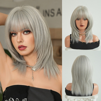 Peluca de Cabello Sintético Liso Gris Plateado de 18 Pulgadas con Flequillo Recto, Resistente al Calor, Aspecto Natural Mate
