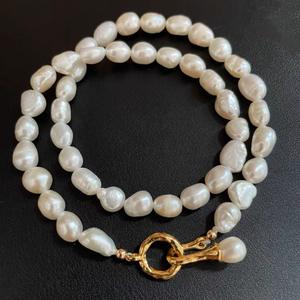 Collier en perles de style baroque rétro français, forme naturelle avec boucle tendance, chaîne de clavicule, design personnalisé - Product Image 1