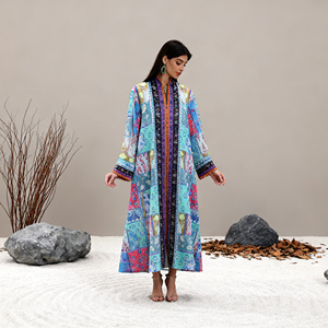 ชุดอาบายะห์ผ้าโพลีเอสเตอร์ประดับคริสตัลหรูหรา พรีเมียมสั่งตัดได้ สำหรับสตรีชาวมุสลิม ขายส่งจากผู้ผลิต - Product Image 3