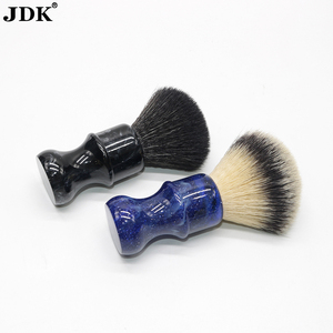 Meilleure vente en gros de <span class=keywords><strong>brosse</strong></span> <span class=keywords><strong>à</strong></span> <span class=keywords><strong>barbe</strong></span> <span class=keywords><strong>à</strong></span> manche en résine blaireau synthétique <span class=keywords><strong>brosse</strong></span> <span class=keywords><strong>à</strong></span> <span class=keywords><strong>barbe</strong></span> <span class=keywords><strong>à</strong></span> poils de blaireau - Product Image 2
