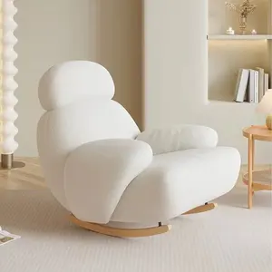 Mobilier moderne pour la maison chaise de loisir en tissu de forme humaine chaise longue à balançoire en tissu de fourrure blanche avec poufs