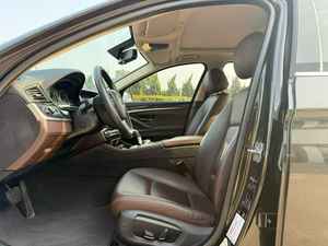 BMW 525Li Luxury Line Sedan 2015, peinture d'origine, démarrage sans clé, sièges électriques, voiture d'occasion - Product Image 4