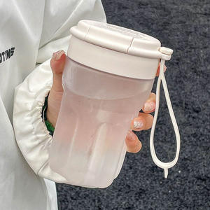 Tasse à café en plastique portable 500ml pour adulte avec paille pour le bureau <span class=keywords><strong>ou</strong></span> les sports d'été Conception simple pour les couples <span class=keywords><strong>Idée</strong></span> cadeau - Product Image 4