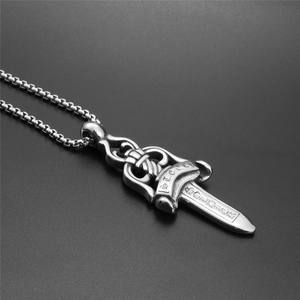 2025 venta al por mayor Gran colgante hombres Bar joyería HipHop cadena espada collar de acero inoxidable - Product Image 3