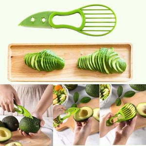 Coupe-avocat manuel 3-en-1 en plastique vert sans BPA avec poignée ergonomique et éplucheur, logo du fabricant - Product Image 3