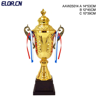 Trophée avec couvercles, modèle élégant AAW25011, couleur or et argent, pieds sur base en plastique noir, judo, sports