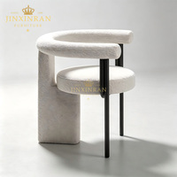 Chaise de salle à manger en velours crème sur mesure de luxe, pieds en acier inoxydable, siège rond, dossier semi-circulaire, mobilier moderne pour hôtel, villa, restaurant
