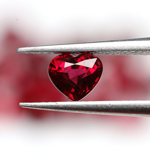 Hình Trái Tim <span class=keywords><strong>Ruby</strong></span> 4Mm Đỏ Đá Quý Tự Nhiên Chất Lượng Hàng Đầu <span class=keywords><strong>Ruby</strong></span> Đá Kim Cương Giá Cắt Mỗi <span class=keywords><strong>Carat</strong></span> Bán Buôn - Product Image 1