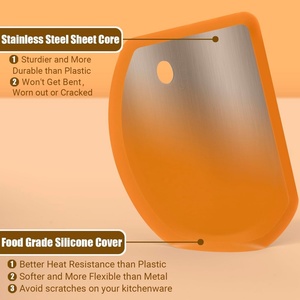 Raspador de silicona de grado alimenticio para encimera, con borde curvo y flexible, juego de 2, gris y naranja - Product Image 2