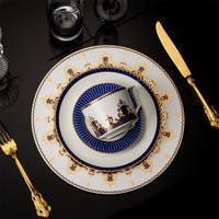 Vaisselle de cuisine haut de gamme ensembles d'assiettes en céramique nordique blanc or jante porcelaine ensembles de vaisselle ensembles de dîner de vaisselle bleue de luxe