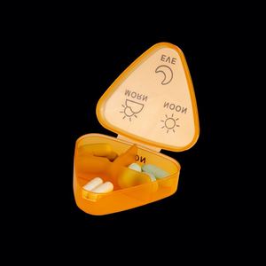 Organisateur de pilules portable 3-en-1, boîte hebdomadaire personnalisée avec compartiments à accès facile, jaune - Product Image 2