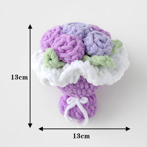 Bouquet Floreale Mini Vibrante Fatto a Mano all'Uncinetto con Design Floreale Colorato e Assortito per Ricordo di Laurea - Product Image 4