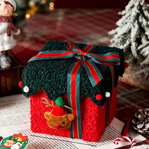 Kotak Hadiah Beludru Natal dengan Pohon Natal Bulu Pom Pom, Tutup Bergelombang Putih, Badan Merah, Pita Hijau, Kotak Kertas untuk Apel - Product Image 4