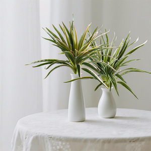 Plante artificielle araignée Dream Castle, décoration intérieure en plastique, arrangement pour vase, verdure de bureau style nordique - Product Image 1