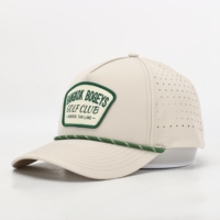 BSCI personnalisé résistant à l'eau 5 panneaux casquette de baseball étiquette tissée Patch avec trou découpé au laser et arcs perforés chapeau de papa