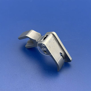 12463HL 3/16 12463HL 1/8 Pie Prensatelas Articulado con Guía Izquierda y Alimentación de <span class=keywords><strong>Aguja</strong></span> <span class=keywords><strong>para</strong></span> Máquina de <span class=keywords><strong>Coser</strong></span> de Puntada Fija, <span class=keywords><strong>para</strong></span> Camisas y <span class=keywords><strong>Telas</strong></span> Finas - Product Image 3