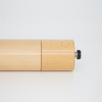 Moulins à sel et poivre en bois réglables de 8 pouces Moulins à sel et à poivre à noyau en céramique à fonction manuelle pour usage domestique emballés dans une boîte