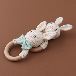 Fabbrica direttamente vendite Baby Weave ciuccio Clip Crochet Bunny Rabbit massaggiagengive sonaglio con campane anelli di legno giocattoli per bambini - Product Image 2