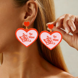 Valentijnsdag hart acryl oorbellen Be Mine Letter kat hond huisdier schattig patroon lichtgewicht damesoorbellen cadeau voor geliefde - Product Image 1