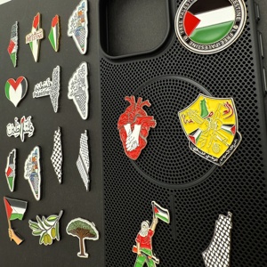 Stiker Logam Berlapis Emas dengan Ukiran Khusus dan Proses Die Casting untuk Tema Patriotisme Ponsel. - Product Image 5
