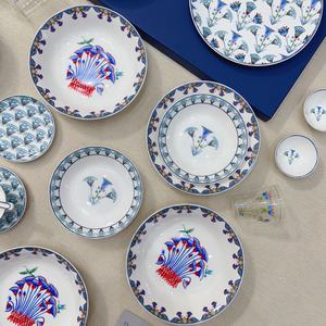 Juego de vajilla de porcelana fina estilo europeo con diseño floral, plato de presentación de cerámica. - Product Image 3