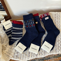 Chaussettes mi-mollet en polaire chaudes pour femmes, printemps, automne et hiver, en rouge et bleu, chaussettes en polaire rayées à petit ours